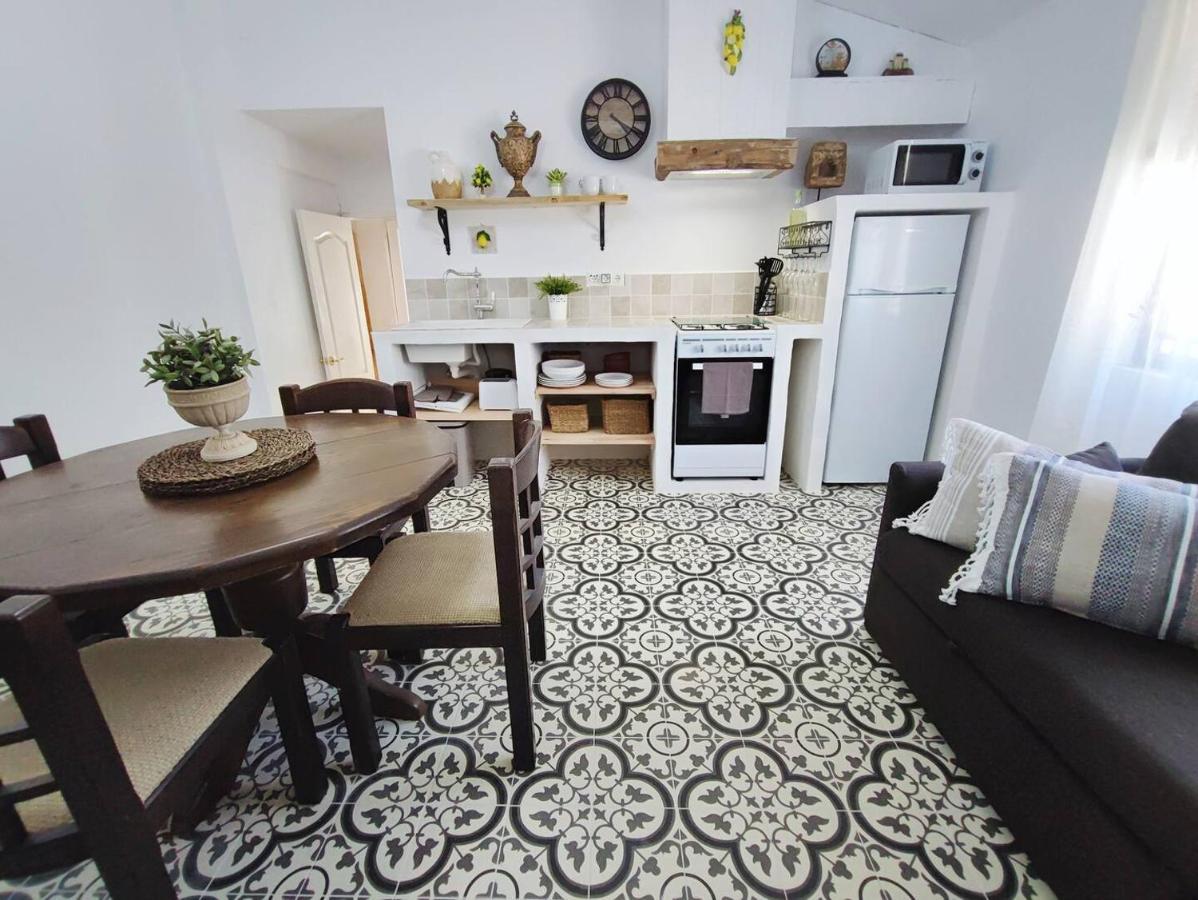 Cortijo Pennymaria Poolside Apartment Near Montefrio With Stunning Views Exteriör bild