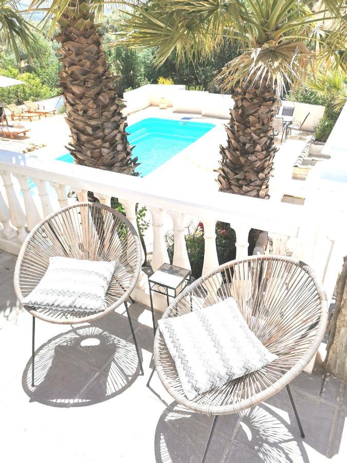 Cortijo Pennymaria Poolside Apartment Near Montefrio With Stunning Views Exteriör bild