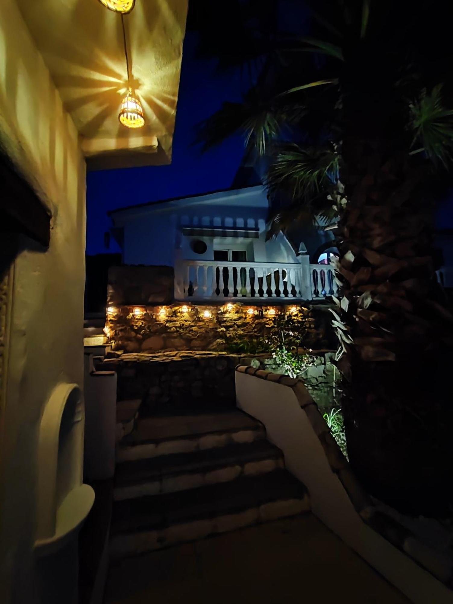 Cortijo Pennymaria Poolside Apartment Near Montefrio With Stunning Views Exteriör bild